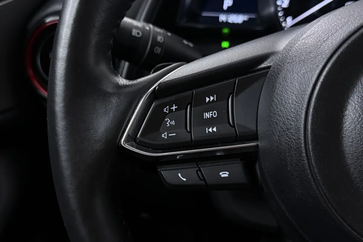 2.0 SkyActiv-G 120 GT-M (TREKHAAK, CAMERA, STOEL/STUURVERWARMING, NAVIGATIE, SENSOREN, TREKHAAK, CRUISE ADAPTIEF)