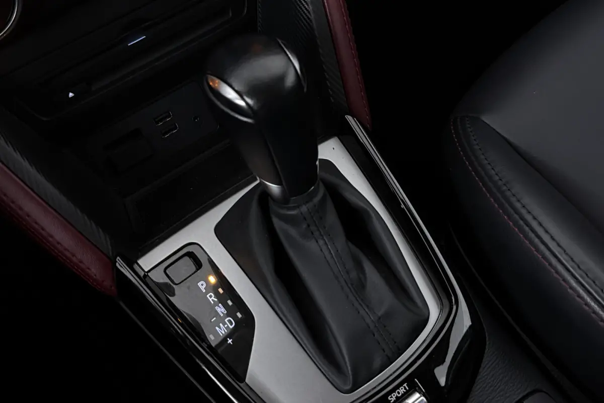 2.0 SkyActiv-G 120 GT-M (TREKHAAK, CAMERA, STOEL/STUURVERWARMING, NAVIGATIE, SENSOREN, TREKHAAK, CRUISE ADAPTIEF)