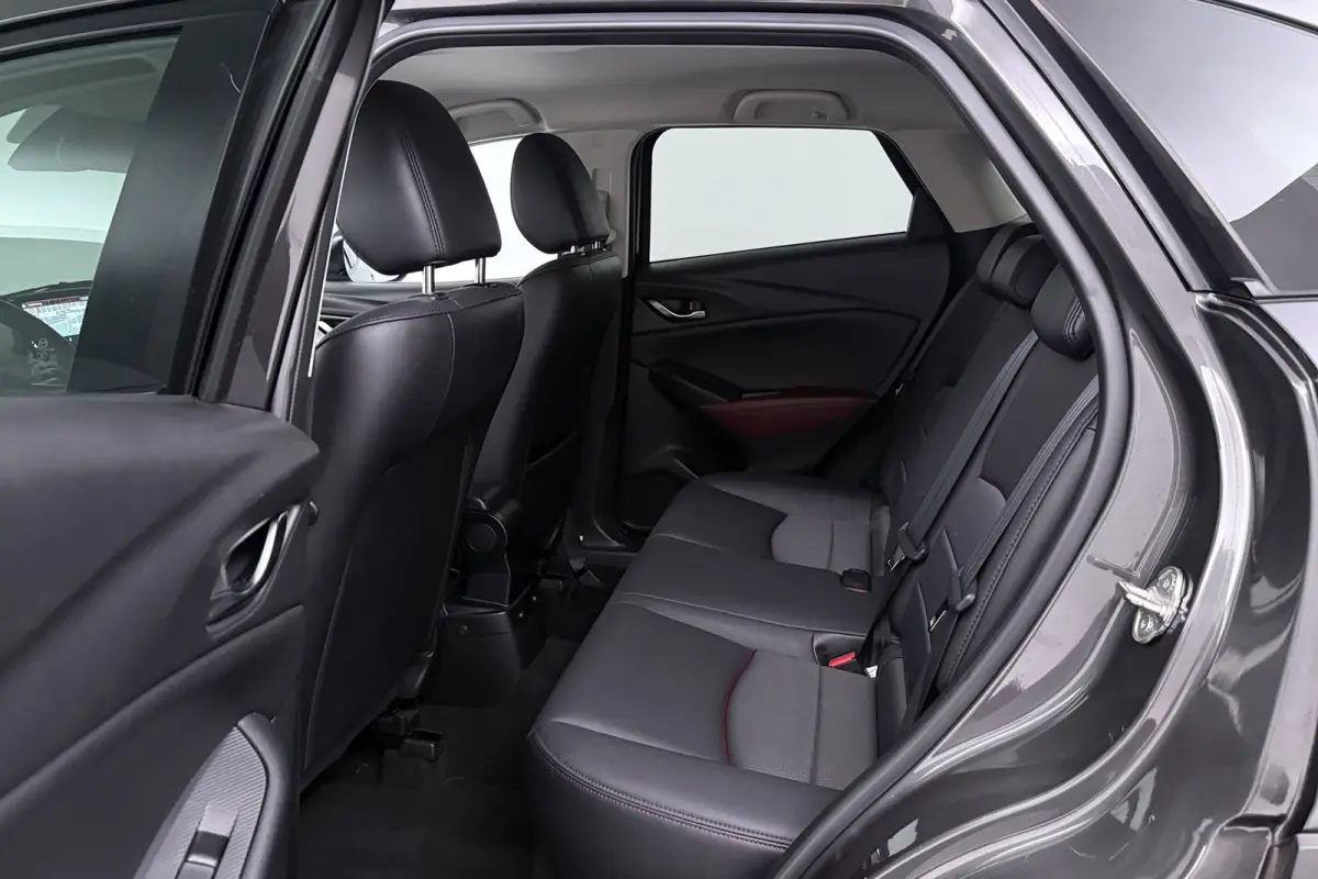 2.0 SkyActiv-G 120 GT-M (TREKHAAK, CAMERA, STOEL/STUURVERWARMING, NAVIGATIE, SENSOREN, TREKHAAK, CRUISE ADAPTIEF)