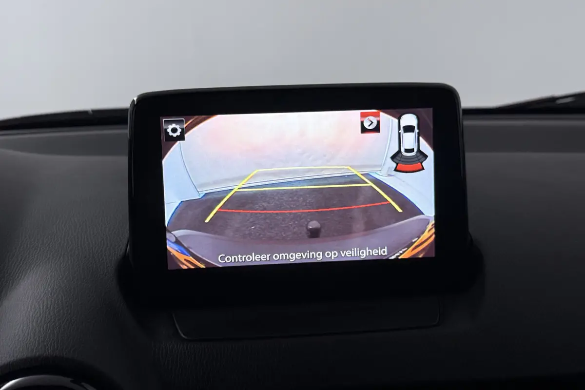 2.0 SkyActiv-G 120 GT-M (TREKHAAK, CAMERA, STOEL/STUURVERWARMING, NAVIGATIE, SENSOREN, TREKHAAK, CRUISE ADAPTIEF)