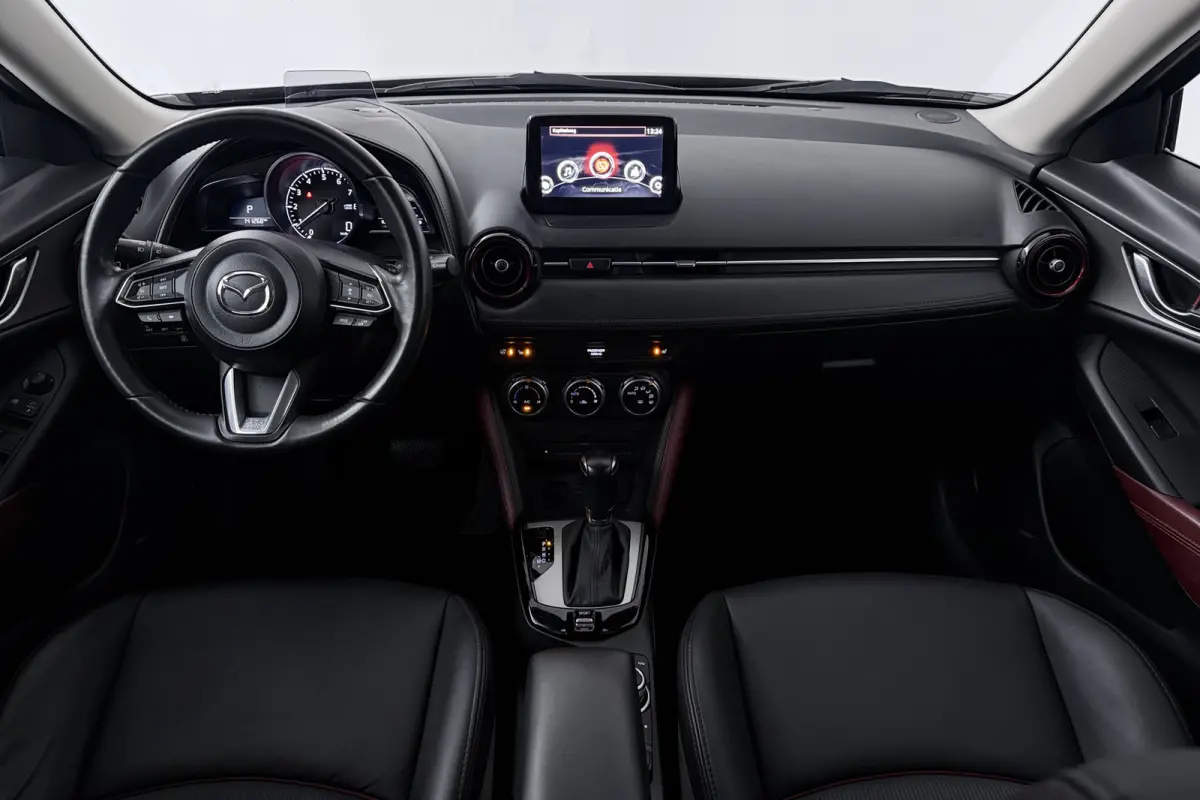 2.0 SkyActiv-G 120 GT-M (TREKHAAK, CAMERA, STOEL/STUURVERWARMING, NAVIGATIE, SENSOREN, TREKHAAK, CRUISE ADAPTIEF)