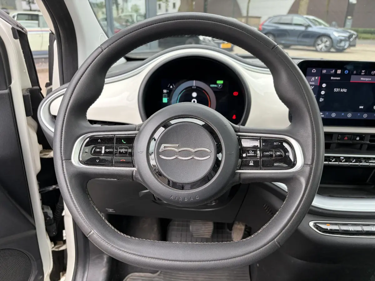 Icon 42 kWh 34.000 KM! | UNIEKE KM-STAND | SOH 92% | PANORAMADAK | STOELVERWARMING |  PARKEERSENSOREN VOOR + ACHTER  + CAMERA | DODEHOEK | ADAPTIVE CRUISE CONTROL | FIAT DEALER ONDERHOUDEN |