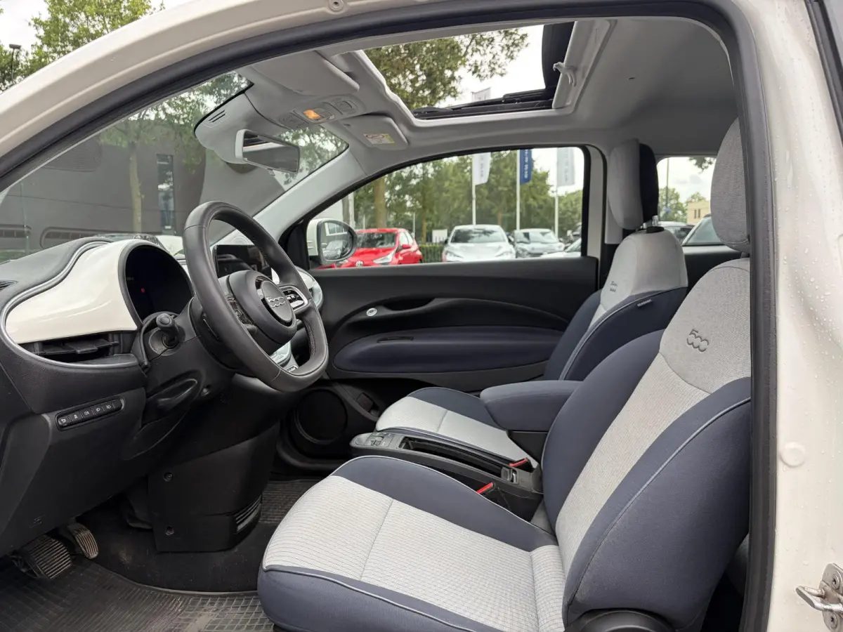 Icon 42 kWh 34.000 KM! | UNIEKE KM-STAND | SOH 92% | PANORAMADAK | STOELVERWARMING |  PARKEERSENSOREN VOOR + ACHTER  + CAMERA | DODEHOEK | ADAPTIVE CRUISE CONTROL | FIAT DEALER ONDERHOUDEN |