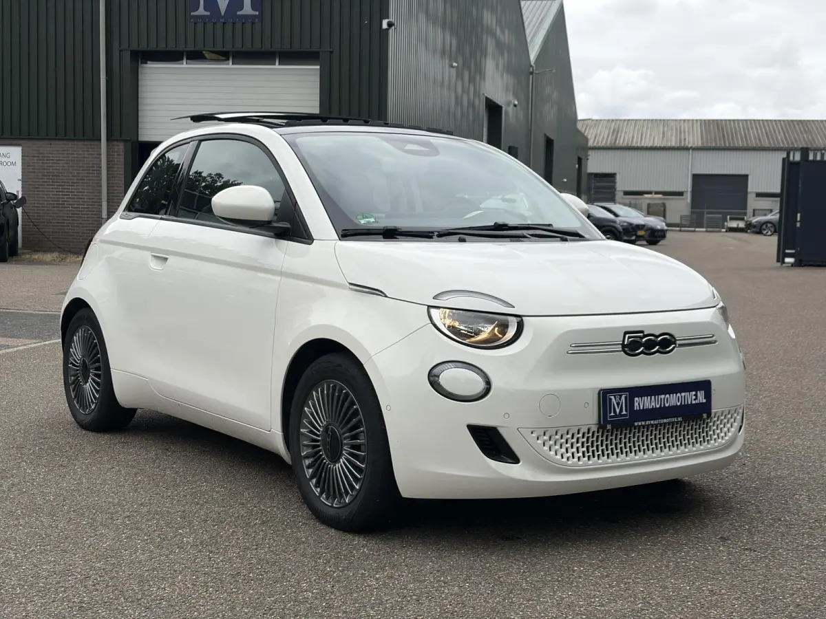 Icon 42 kWh 34.000 KM! | UNIEKE KM-STAND | SOH 92% | PANORAMADAK | STOELVERWARMING |  PARKEERSENSOREN VOOR + ACHTER  + CAMERA | DODEHOEK | ADAPTIVE CRUISE CONTROL | FIAT DEALER ONDERHOUDEN |