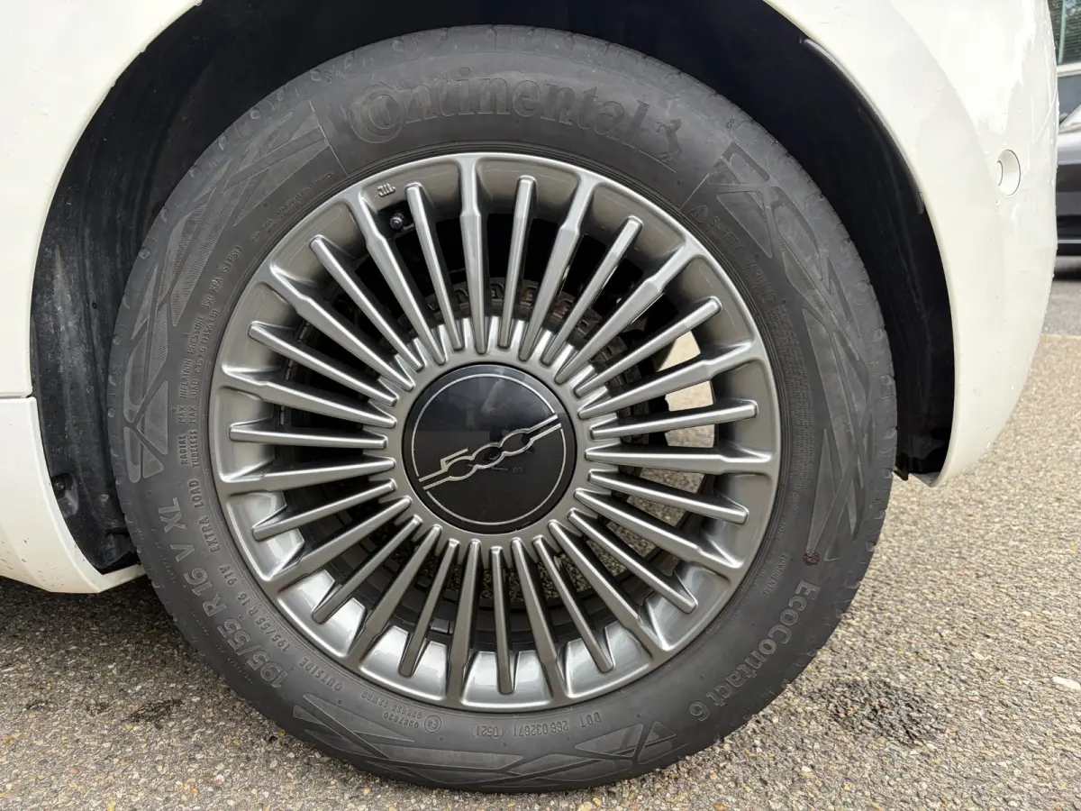 Icon 42 kWh 34.000 KM! | UNIEKE KM-STAND | SOH 92% | PANORAMADAK | STOELVERWARMING |  PARKEERSENSOREN VOOR + ACHTER  + CAMERA | DODEHOEK | ADAPTIVE CRUISE CONTROL | FIAT DEALER ONDERHOUDEN |