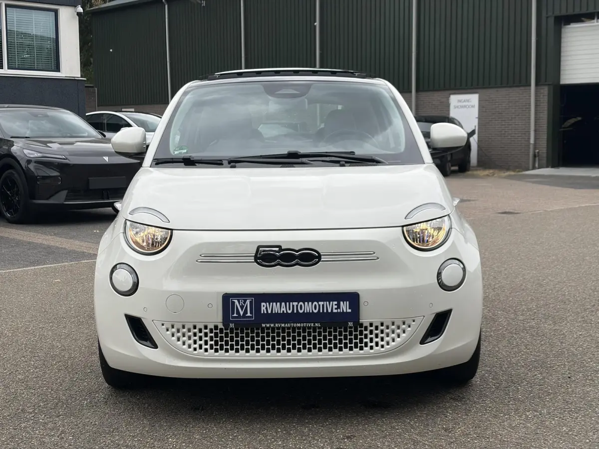 Icon 42 kWh 34.000 KM! | UNIEKE KM-STAND | SOH 92% | PANORAMADAK | STOELVERWARMING |  PARKEERSENSOREN VOOR + ACHTER  + CAMERA | DODEHOEK | ADAPTIVE CRUISE CONTROL | FIAT DEALER ONDERHOUDEN |