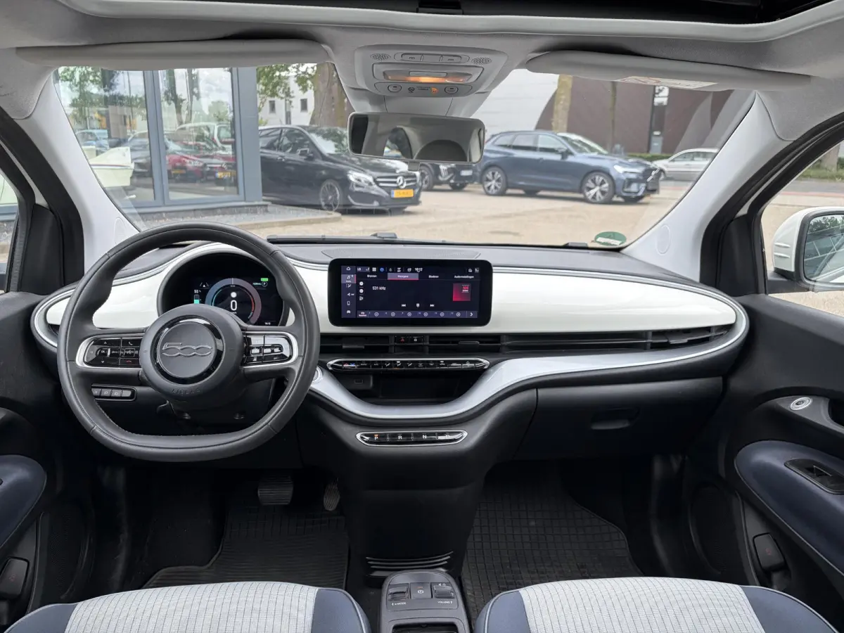 Icon 42 kWh 34.000 KM! | UNIEKE KM-STAND | SOH 92% | PANORAMADAK | STOELVERWARMING |  PARKEERSENSOREN VOOR + ACHTER  + CAMERA | DODEHOEK | ADAPTIVE CRUISE CONTROL | FIAT DEALER ONDERHOUDEN |