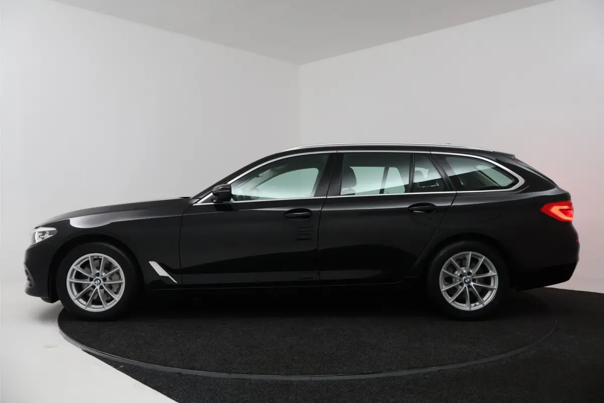 530i Executive (ELEKTR STOELEN, NAVIGATIE, CRUISE CONTROL, DEALER ONDERHOUDEN)