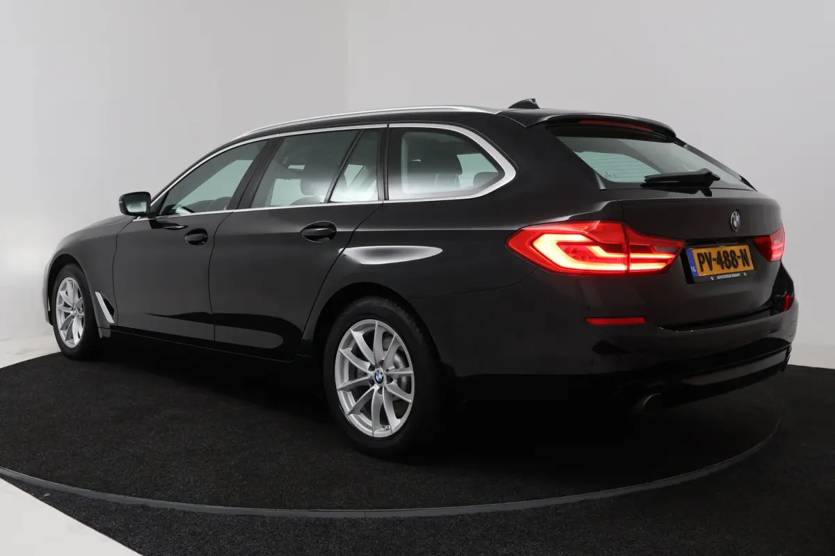 530i Executive (ELEKTR STOELEN, NAVIGATIE, CRUISE CONTROL, DEALER ONDERHOUDEN)