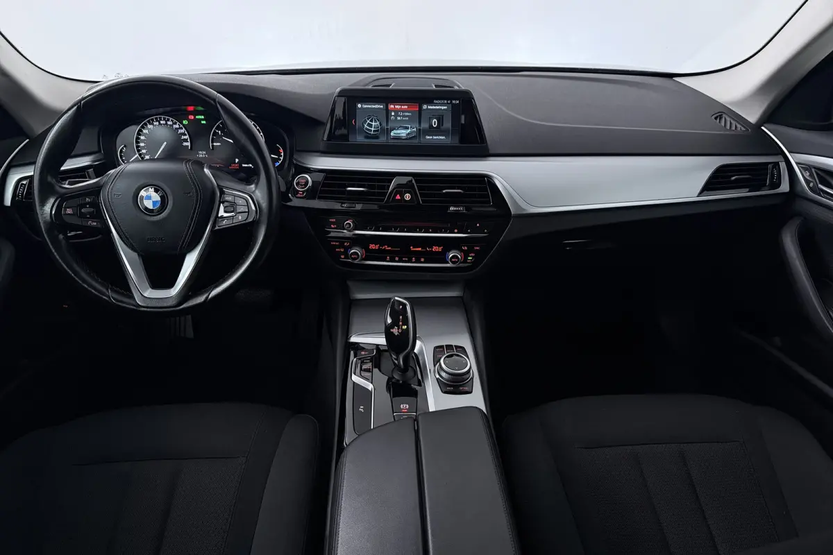 530i Executive (ELEKTR STOELEN, NAVIGATIE, CRUISE CONTROL, DEALER ONDERHOUDEN)