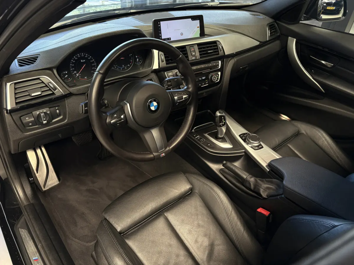 318i Edition M Sport Shadow Executive Cruise, Navi, Schuifdak