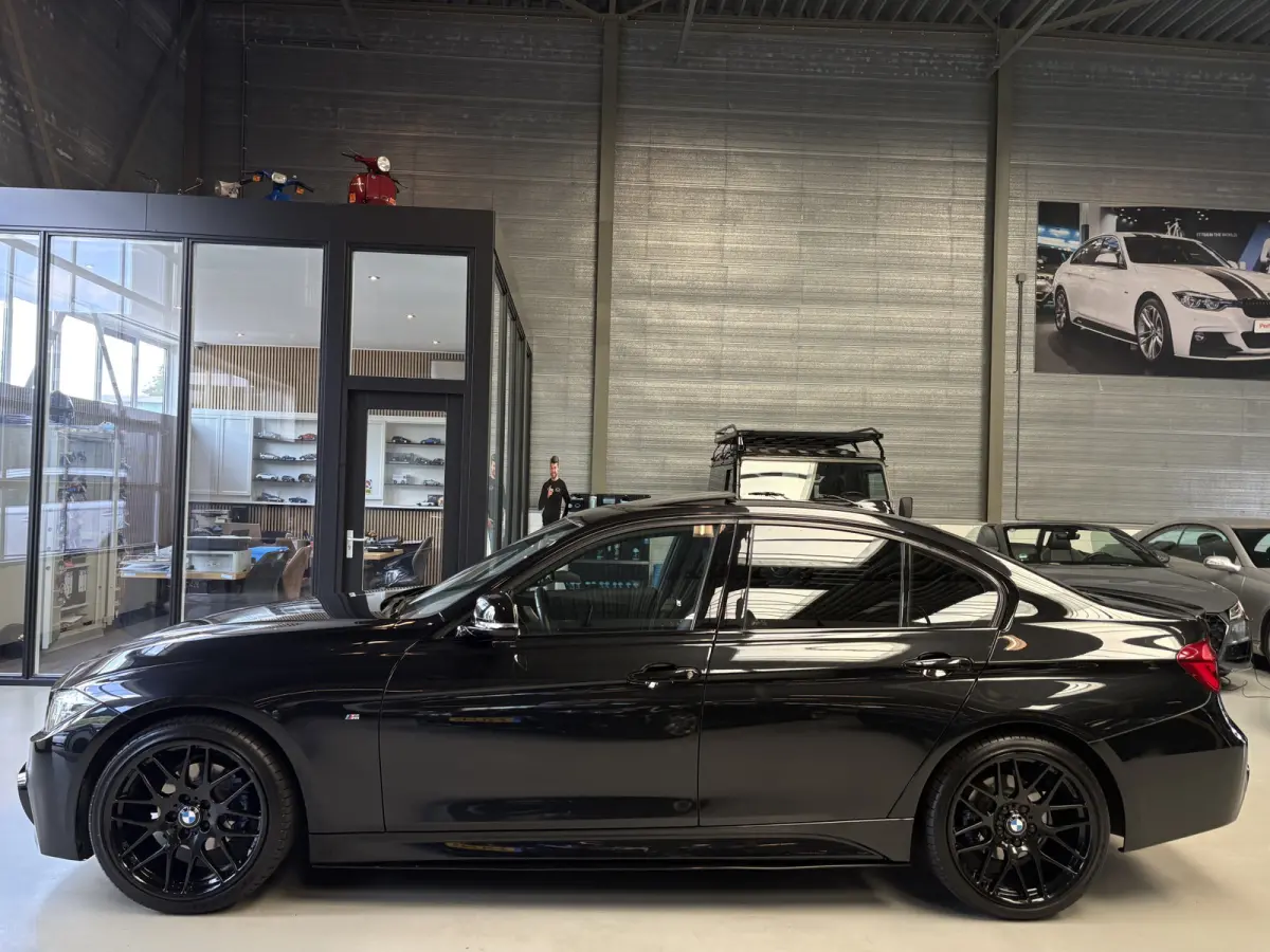 318i Edition M Sport Shadow Executive Cruise, Navi, Schuifdak