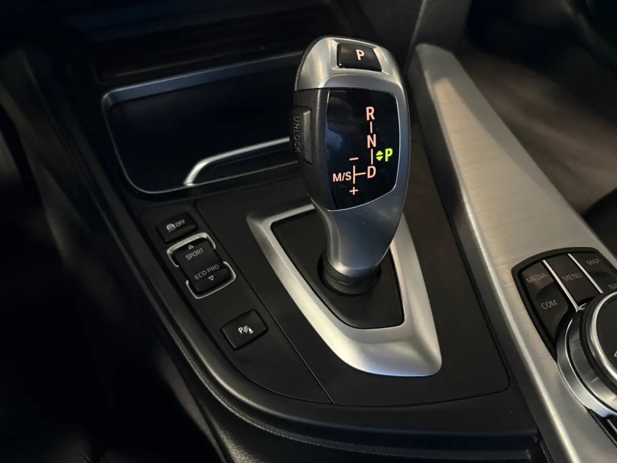 318i Edition M Sport Shadow Executive Cruise, Navi, Schuifdak
