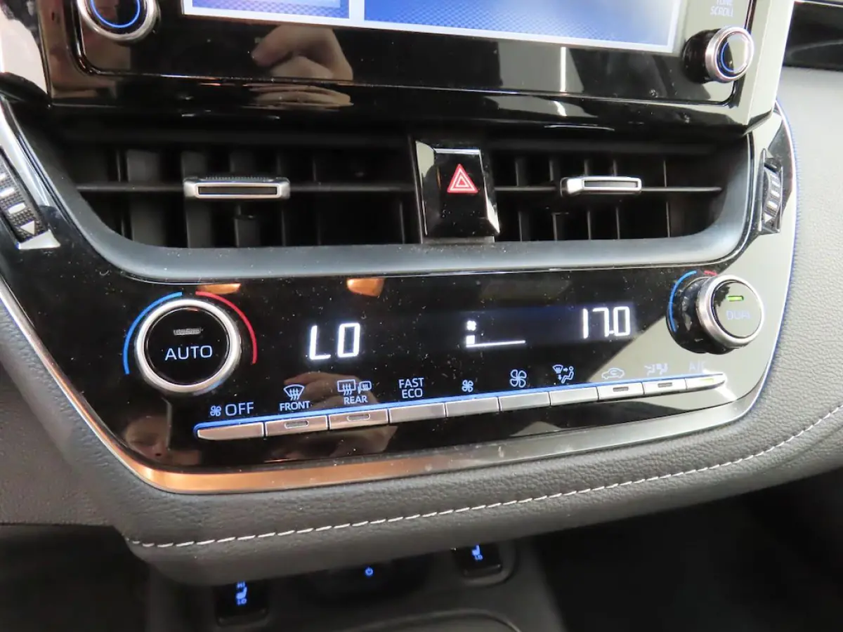 2.0 Hybrid Dynamic+Led+Leder+stoel-verw+Vitrual+Navigatie+Camera+17"Lmv = ORIG/NL-TOP DEALER ONDH