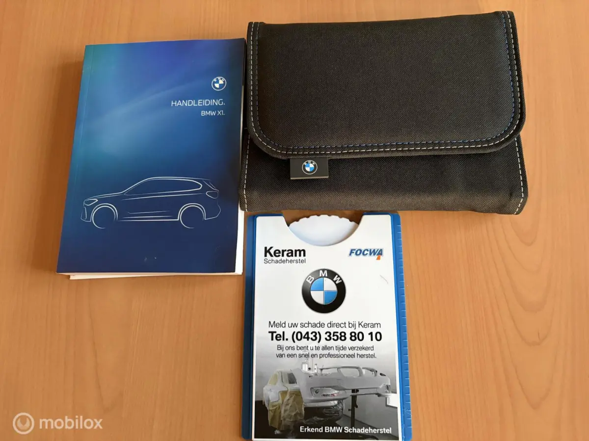 sDrive20i High Executive|Afneembare Trekhaak|HUD|Sportstoelen|Leer|Zwarte Hemel|Sfeerverlichting|Carplay.