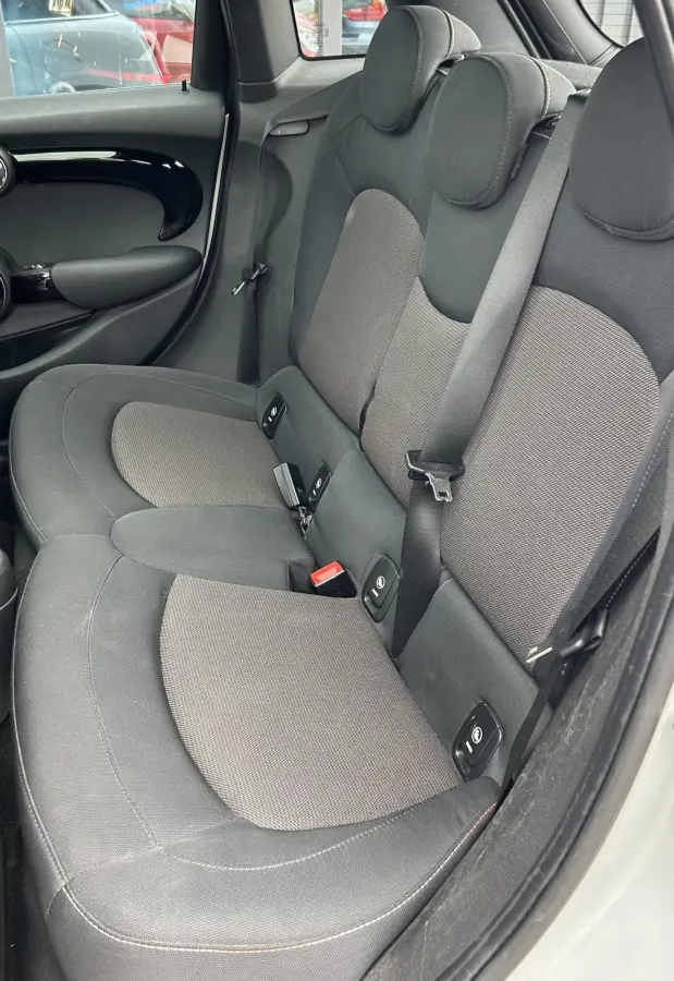 1.5 Cooper Business 136PK | PANO | NAP | Airco | Cruise Control | Lichtmetalen Velgen | Armsteun |