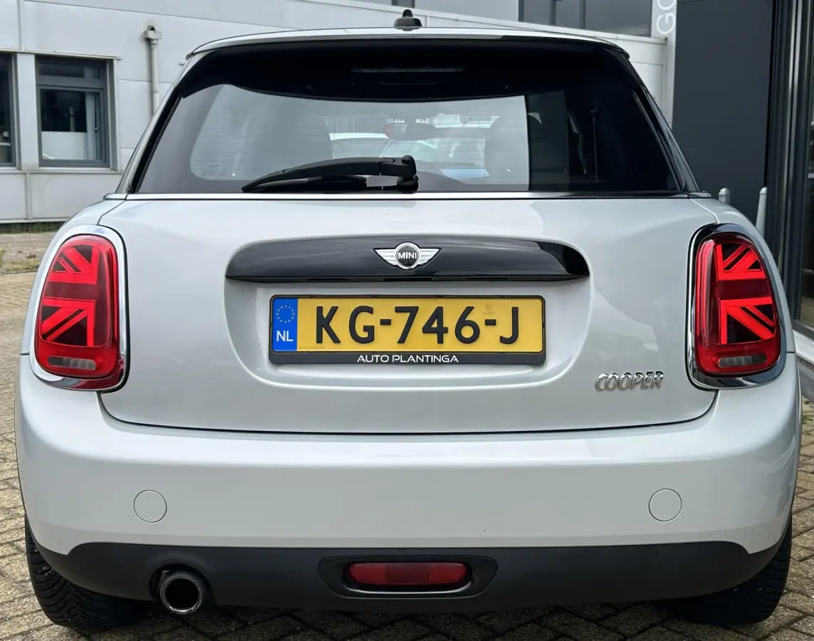 1.5 Cooper Business 136PK | PANO | NAP | Airco | Cruise Control | Lichtmetalen Velgen | Armsteun |