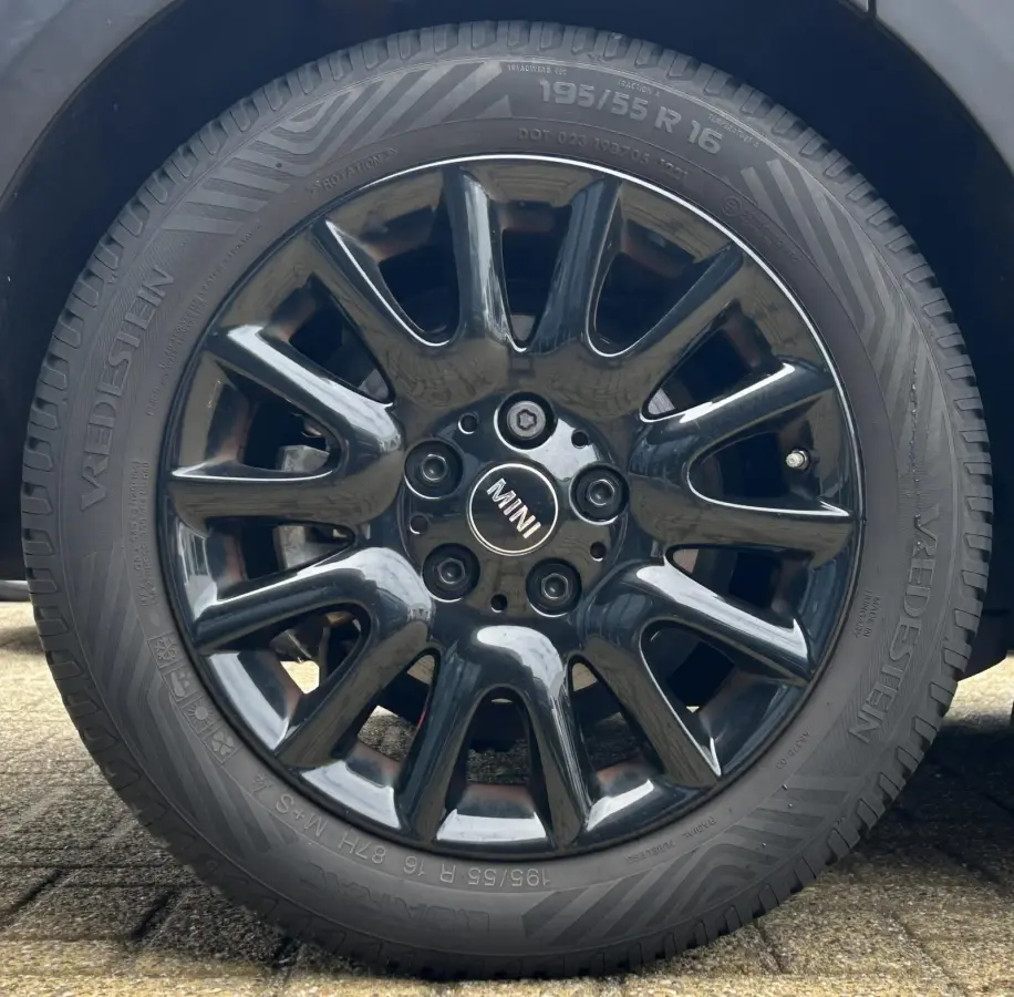 1.5 Cooper Business 136PK | PANO | NAP | Airco | Cruise Control | Lichtmetalen Velgen | Armsteun |