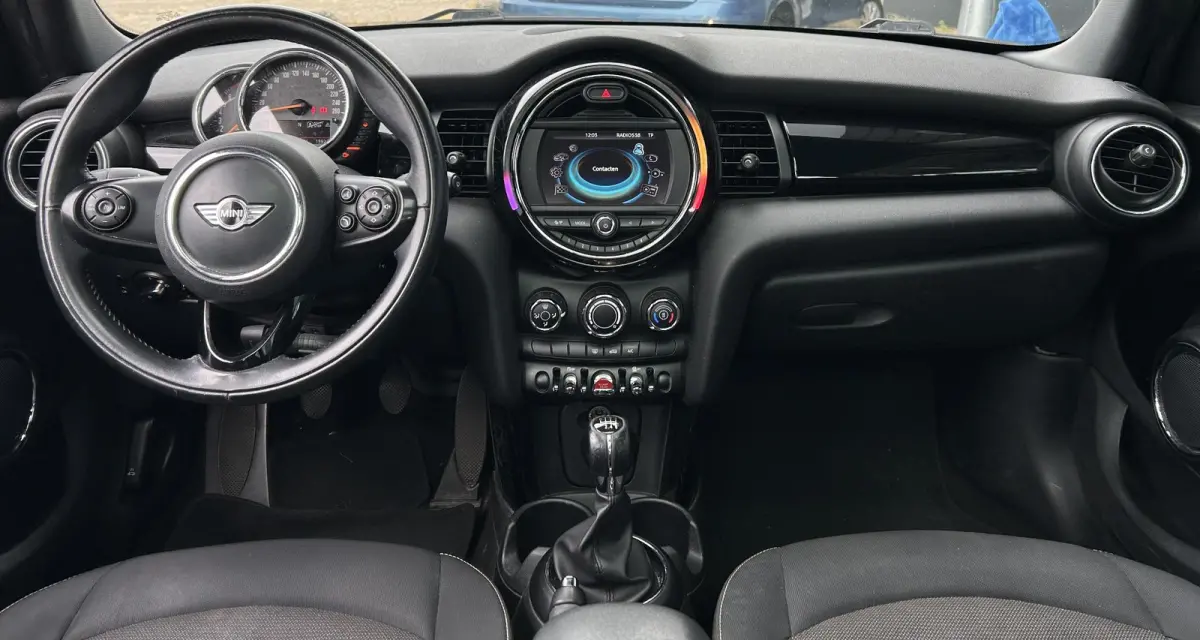 1.5 Cooper Business 136PK | PANO | NAP | Airco | Cruise Control | Lichtmetalen Velgen | Armsteun |