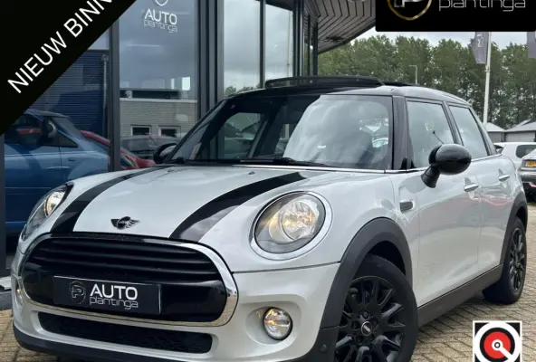 1.5 Cooper Business 136PK | PANO | NAP | Airco | Cruise Control | Lichtmetalen Velgen | Armsteun |