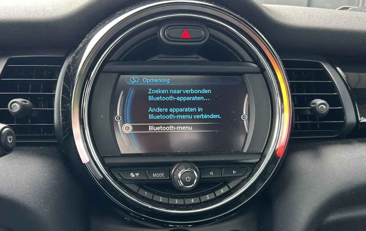 1.5 Cooper Business 136PK | PANO | NAP | Airco | Cruise Control | Lichtmetalen Velgen | Armsteun |