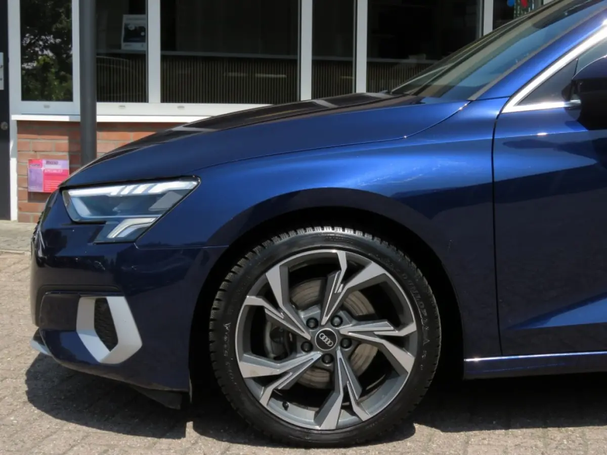 30 TFSI EDITION / Sportstoelen / Matrix led / 18 Inch / BOVAG garantie