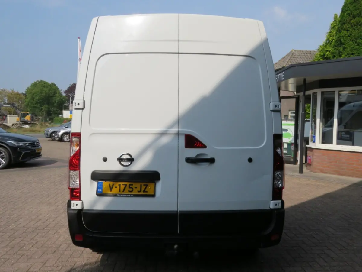 2.3 dCi 130PK L2H2 Business / Navi / Camera / Acc