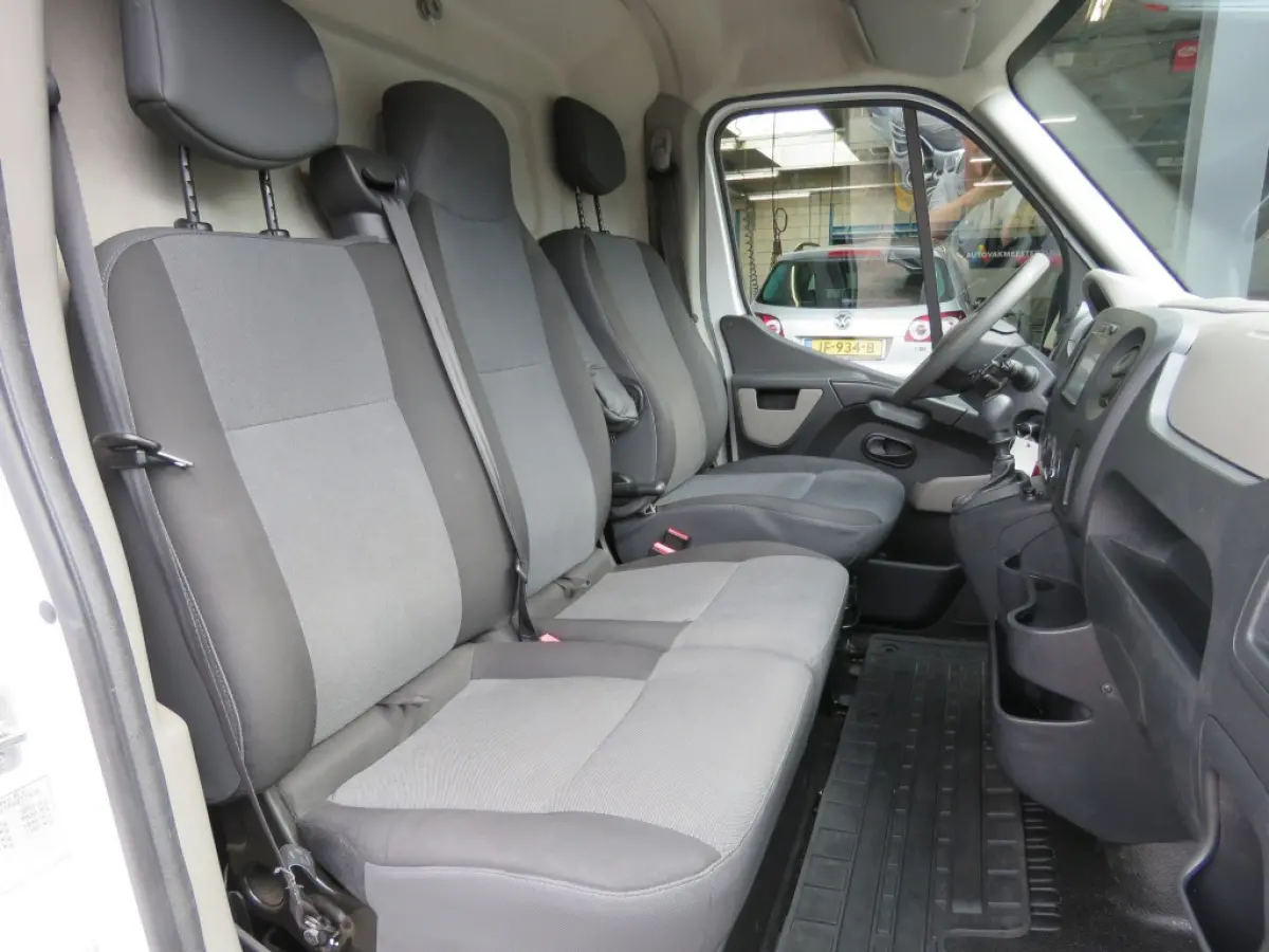 2.3 dCi 130PK L2H2 Business / Navi / Camera / Acc