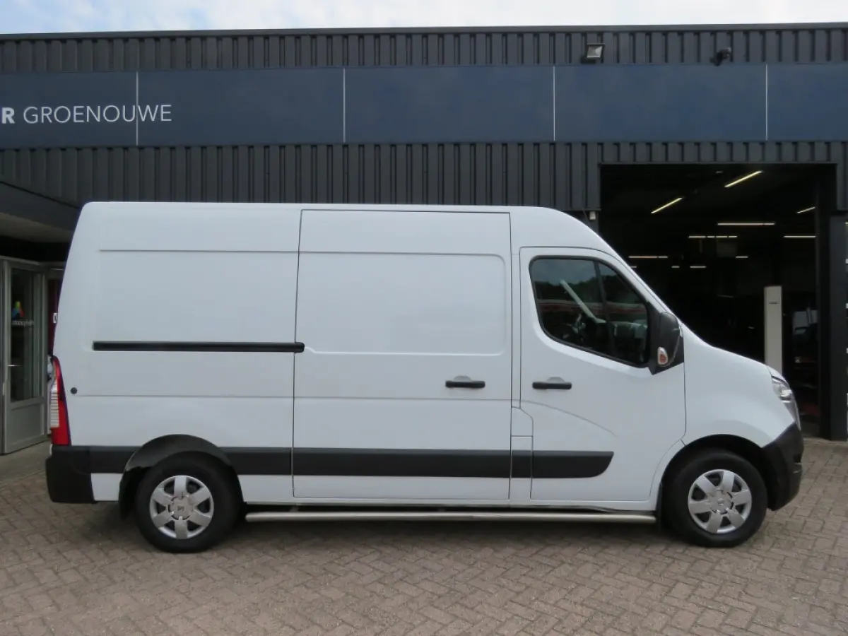 2.3 dCi 130PK L2H2 Business / Navi / Camera / Acc