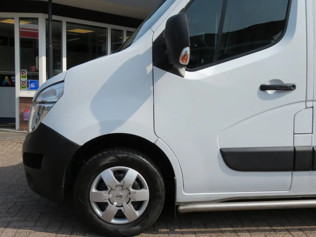 2.3 dCi 130PK L2H2 Business / Navi / Camera / Acc