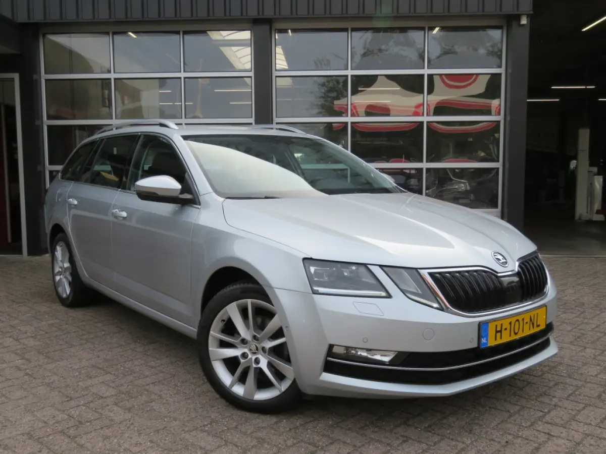1.0 115pk TSI Greentech Business Edition Plus / Led / Came