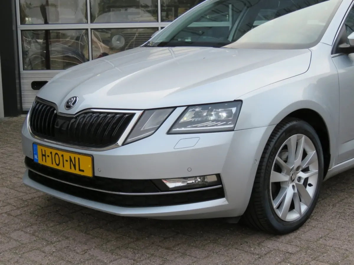 1.0 115pk TSI Greentech Business Edition Plus / Led / Came