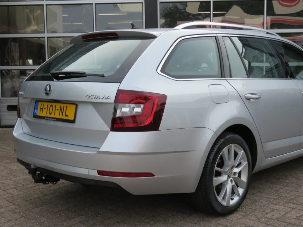 1.0 115pk TSI Greentech Business Edition Plus / Led / Came