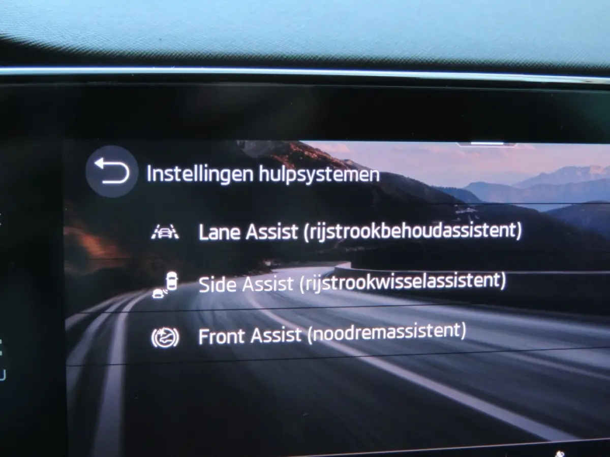 1.4 TSI 204PK IV PHEV SPORTLINE / 19 Inch / Memory Sportstoelen / Zwarte hemel / Stoelverw. / BOVAG garantie