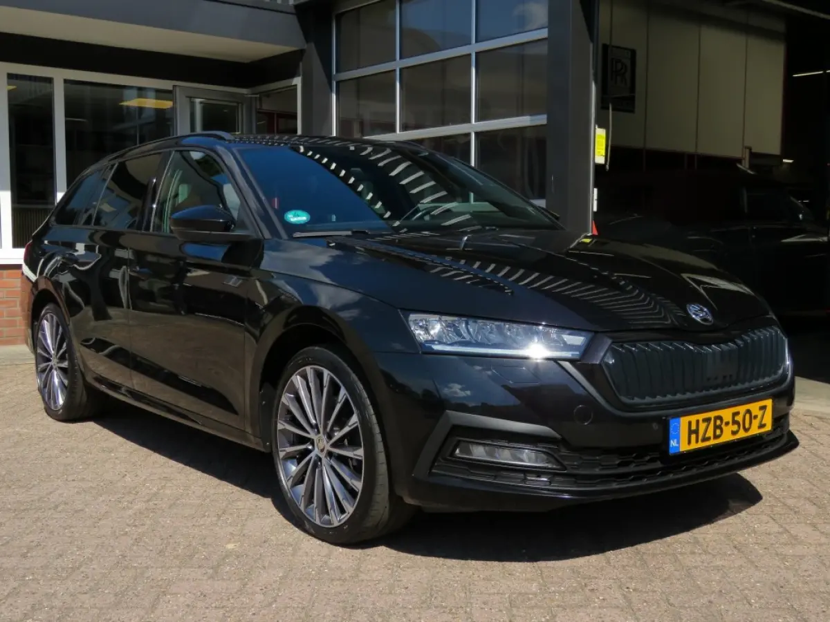1.4 TSI 204PK IV PHEV SPORTLINE / 19 Inch / Memory Sportstoelen / Zwarte hemel / Stoelverw. / BOVAG garantie