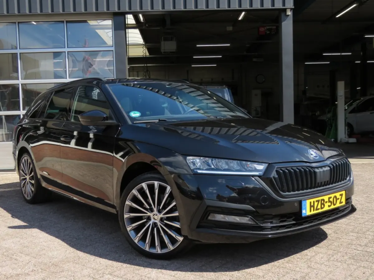 1.4 TSI 204PK IV PHEV SPORTLINE / 19 Inch / Memory Sportstoelen / Zwarte hemel / Stoelverw. / BOVAG garantie