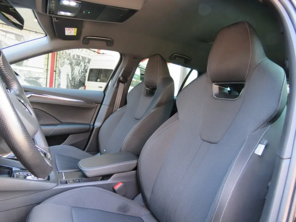 1.4 TSI 204PK IV PHEV SPORTLINE / 19 Inch / Memory Sportstoelen / Zwarte hemel / Stoelverw. / BOVAG garantie
