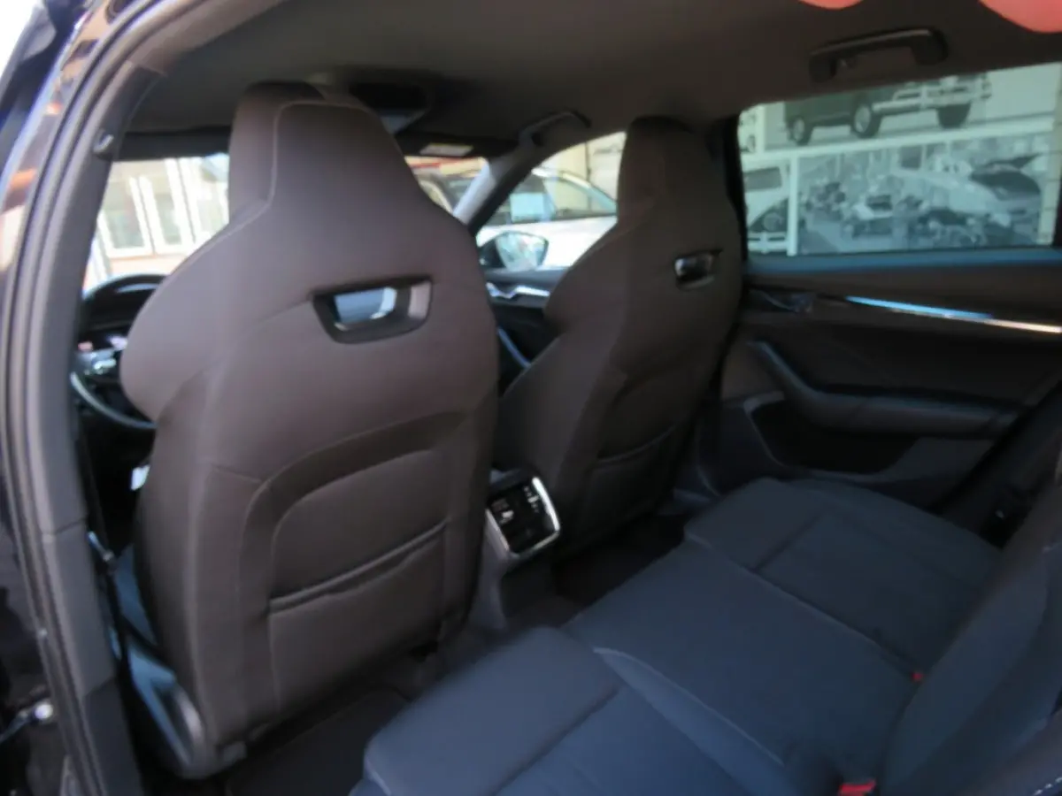 1.4 TSI 204PK IV PHEV SPORTLINE / 19 Inch / Memory Sportstoelen / Zwarte hemel / Stoelverw. / BOVAG garantie