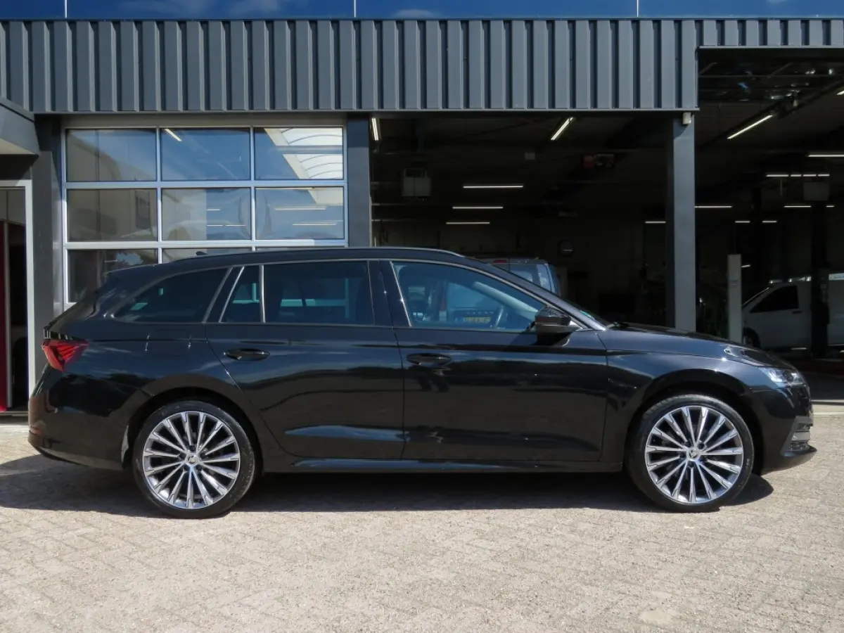 1.4 TSI 204PK IV PHEV SPORTLINE / 19 Inch / Memory Sportstoelen / Zwarte hemel / Stoelverw. / BOVAG garantie