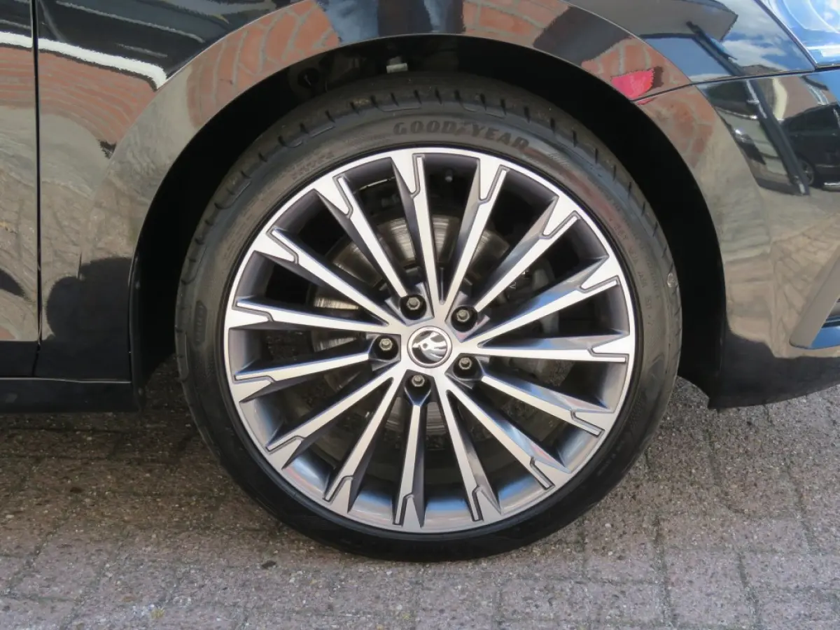 1.4 TSI 204PK IV PHEV SPORTLINE / 19 Inch / Memory Sportstoelen / Zwarte hemel / Stoelverw. / BOVAG garantie