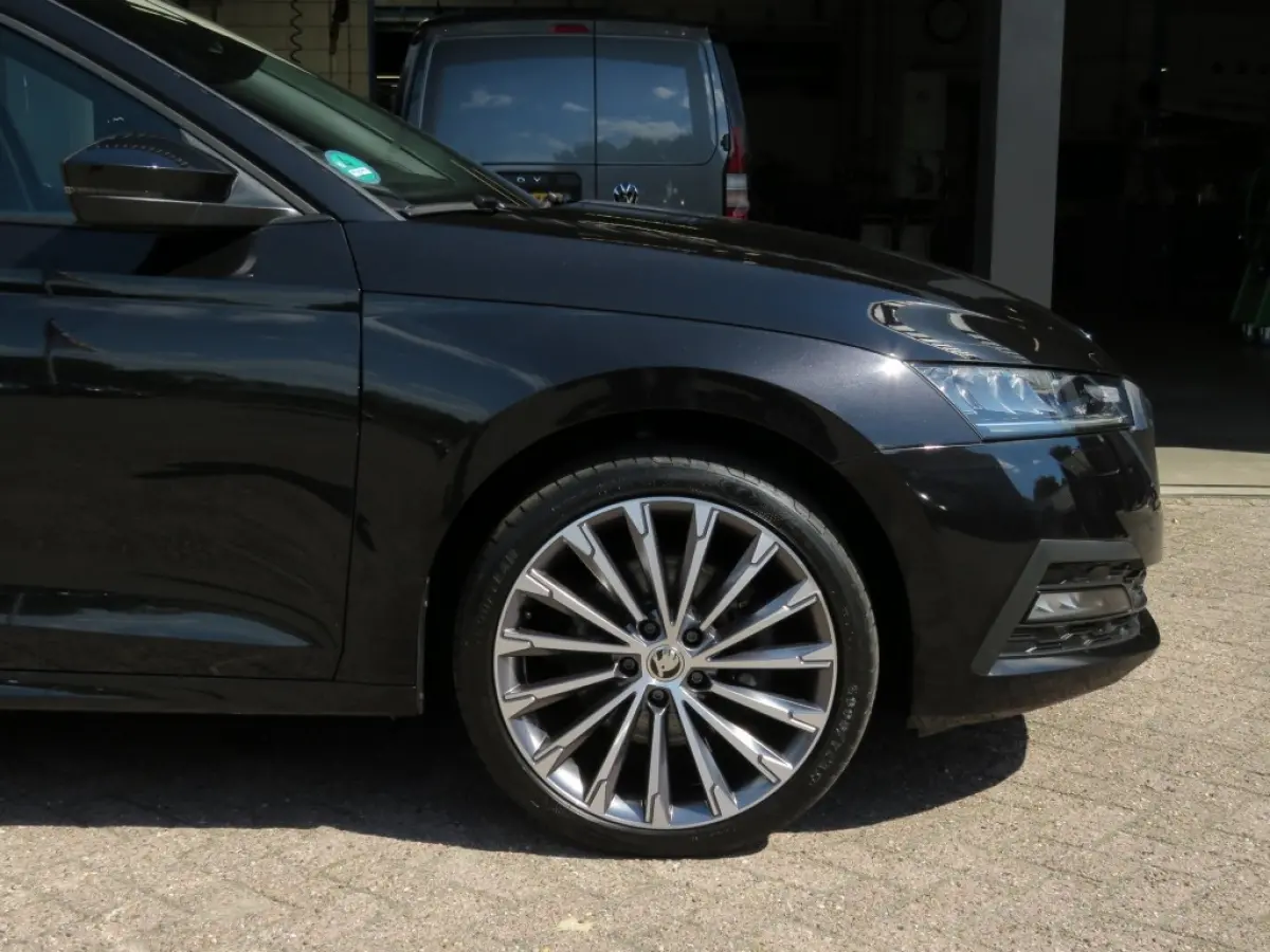 1.4 TSI 204PK IV PHEV SPORTLINE / 19 Inch / Memory Sportstoelen / Zwarte hemel / Stoelverw. / BOVAG garantie