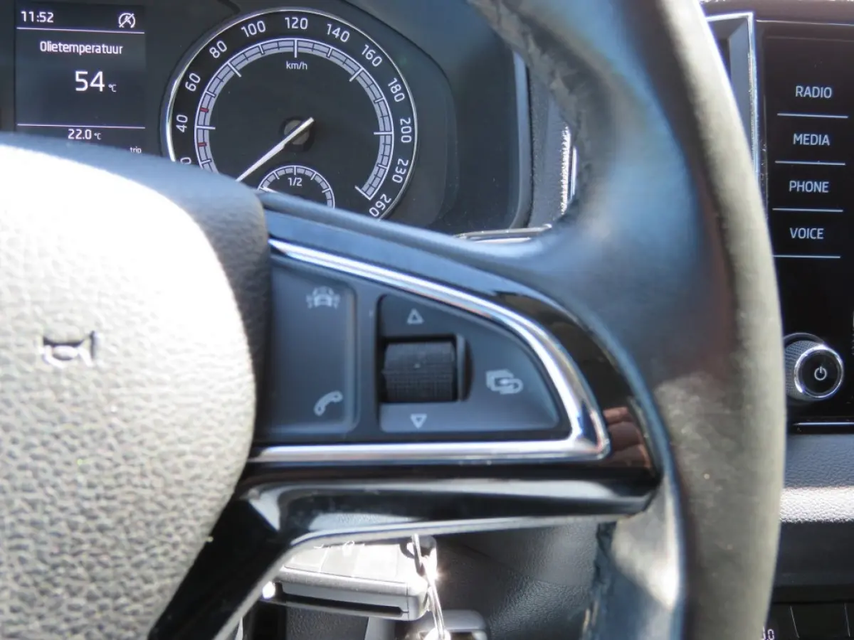 1.0 TSI115pk AMB. BUS. / Camera / Trekhaak / Carplay / BOVAG garantie