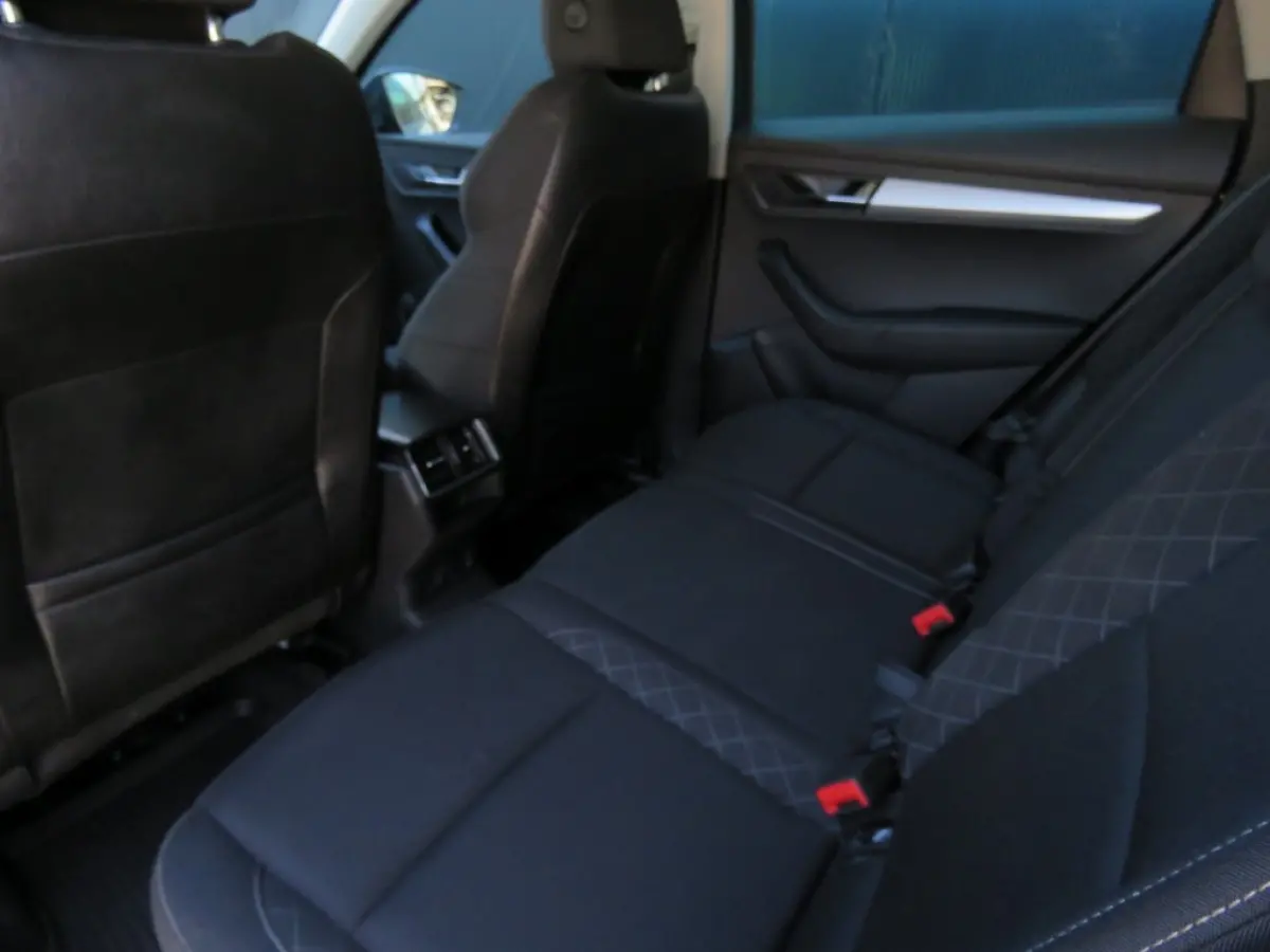 1.0 TSI115pk AMB. BUS. / Camera / Trekhaak / Carplay / BOVAG garantie