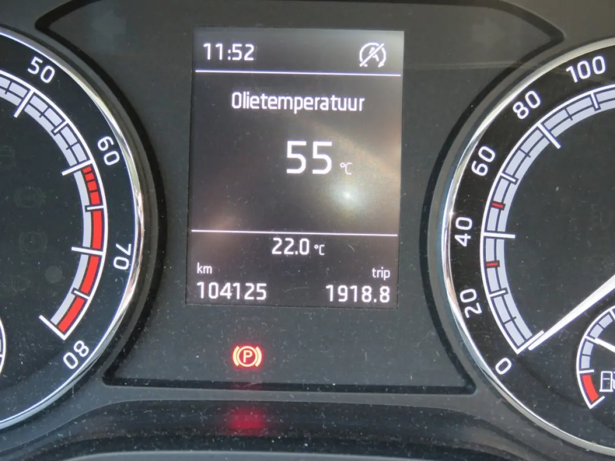 1.0 TSI115pk AMB. BUS. / Camera / Trekhaak / Carplay / BOVAG garantie