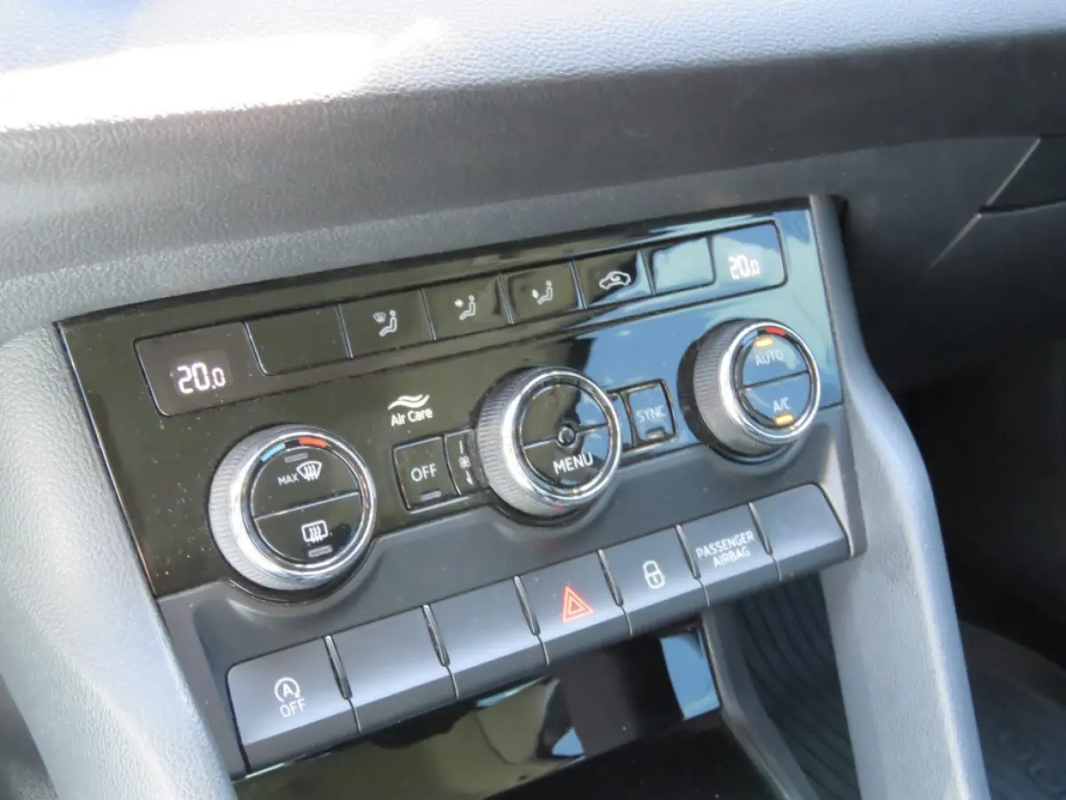 1.0 TSI115pk AMB. BUS. / Camera / Trekhaak / Carplay / BOVAG garantie