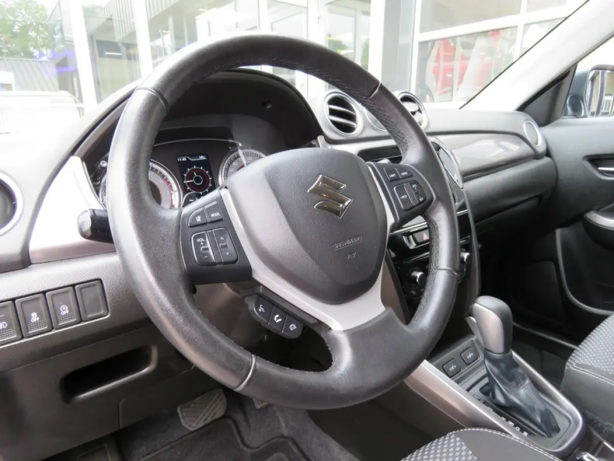 1.0 Boosterjet SELECT / Camera / Trekhaak / Navi / Stoelverw. / BOVAG garantie