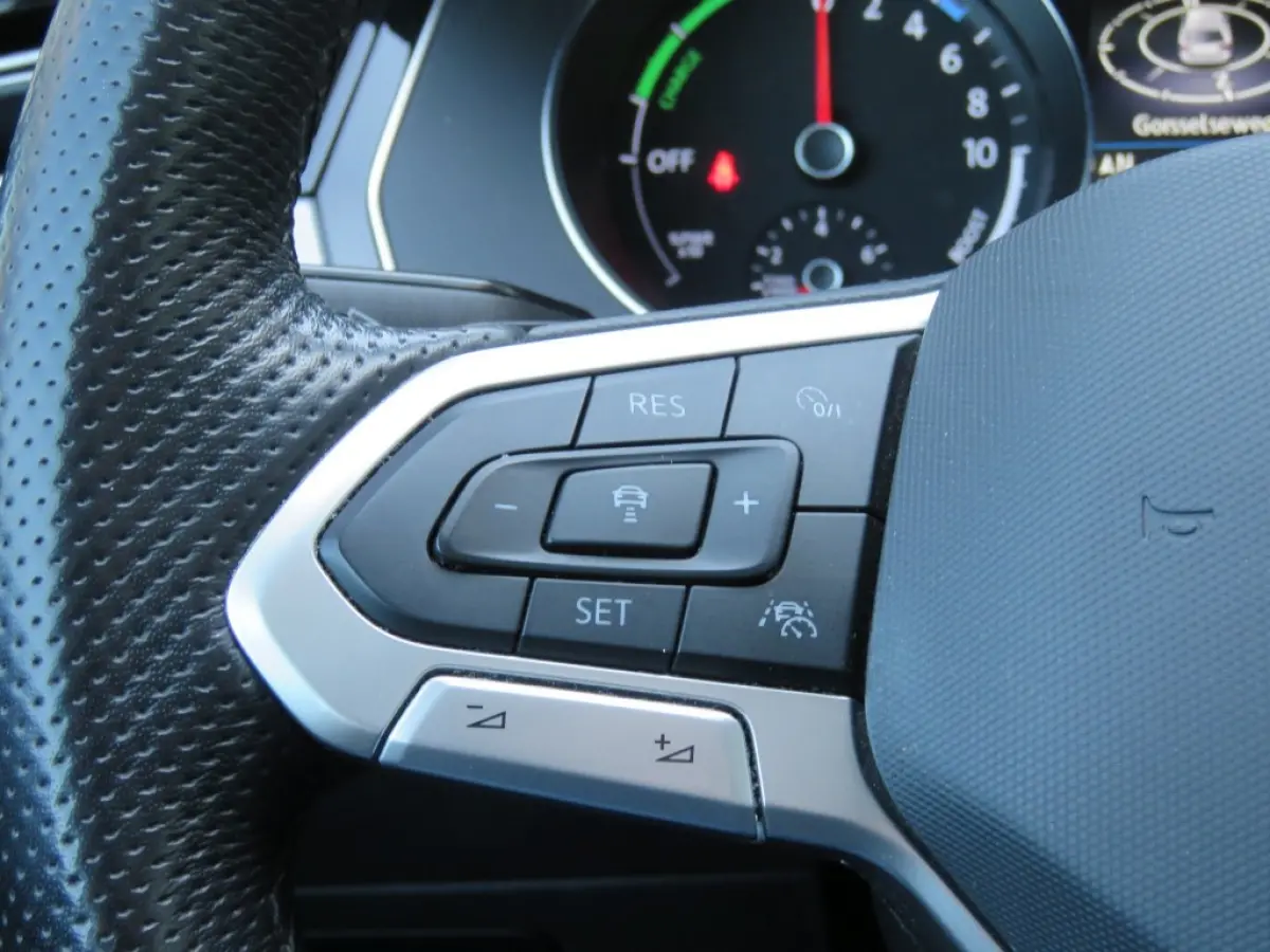 1.4 TSI PHEV GTE BNS / Pano / Wegklap.haak / Stoelverw. / Camera / BOVAG garantie