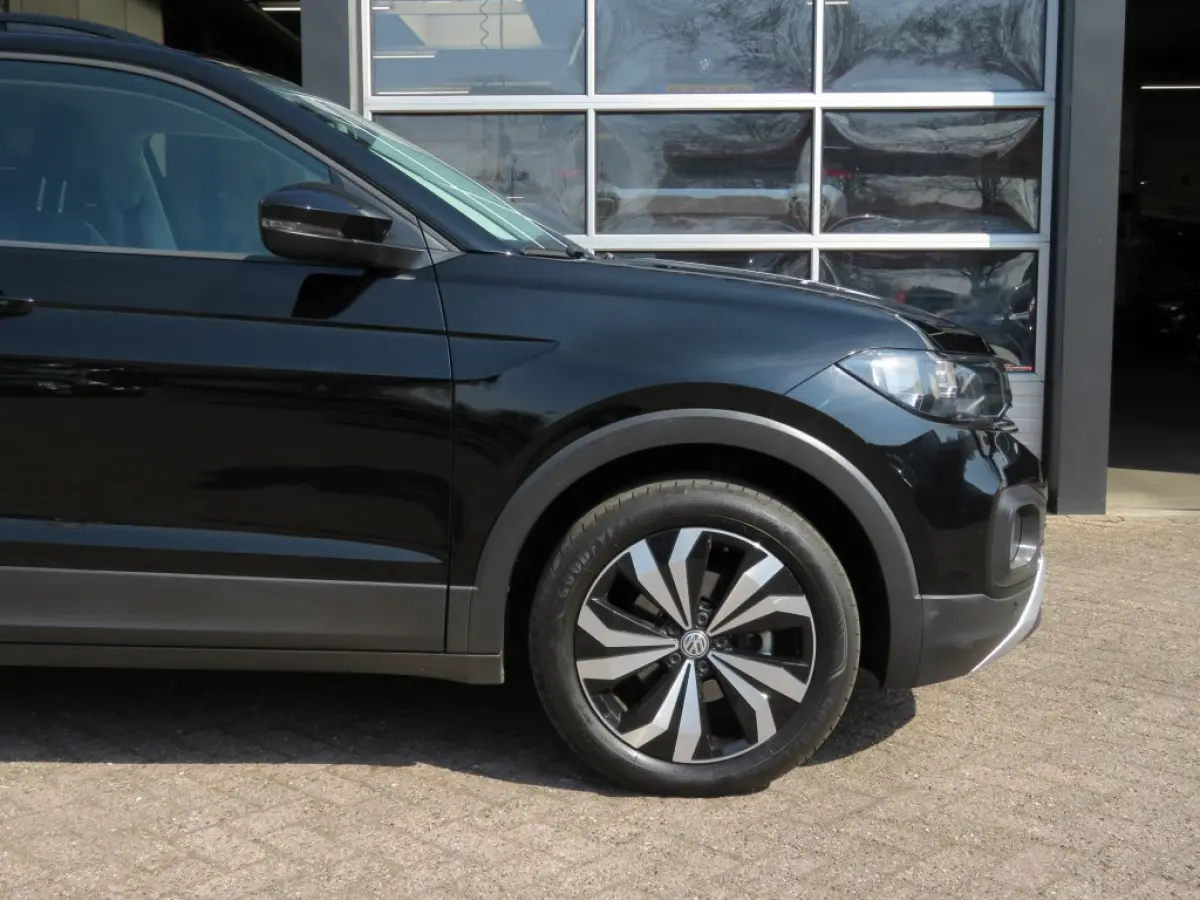 1.0 TSI LIFE / 17 Inch / Navi / Adap.cruise / BOVAG garantie
