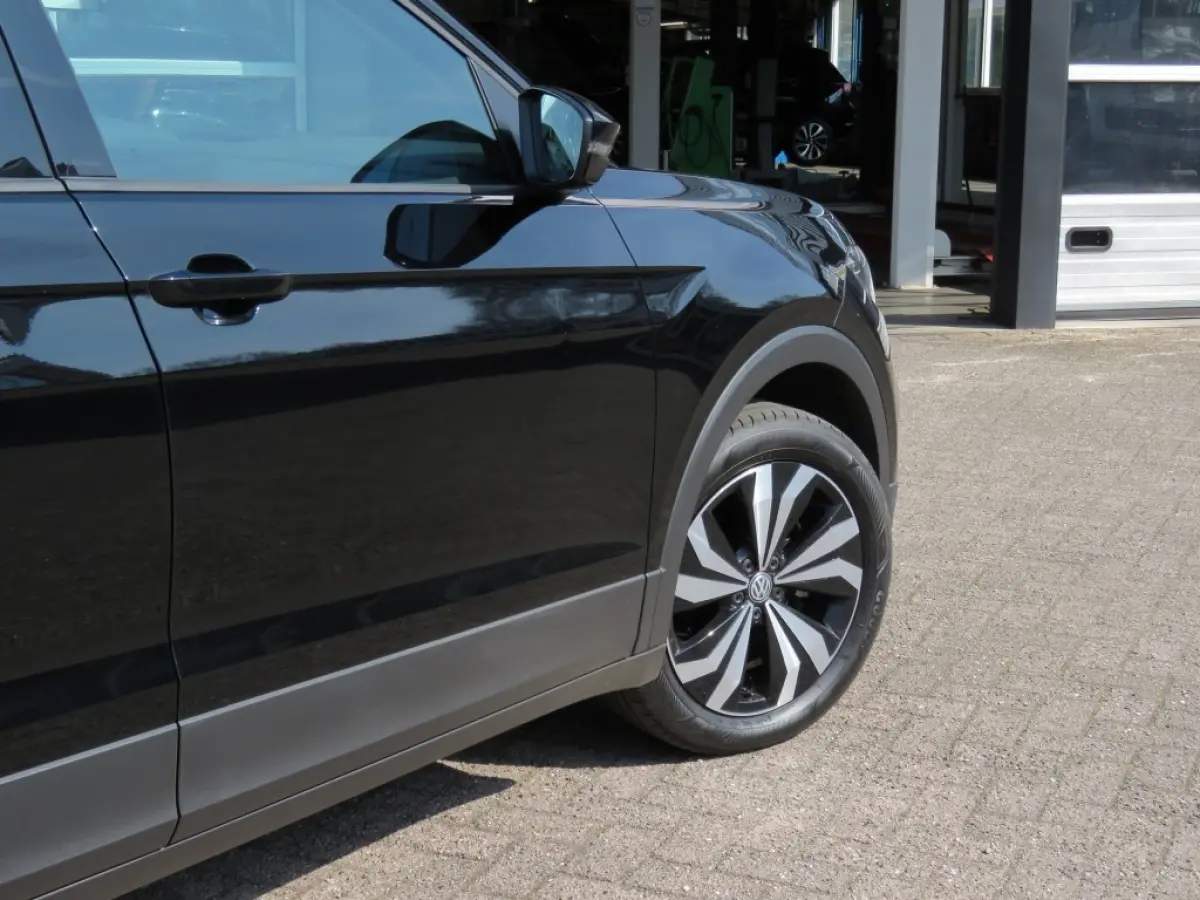 1.0 TSI LIFE / 17 Inch / Navi / Adap.cruise / BOVAG garantie