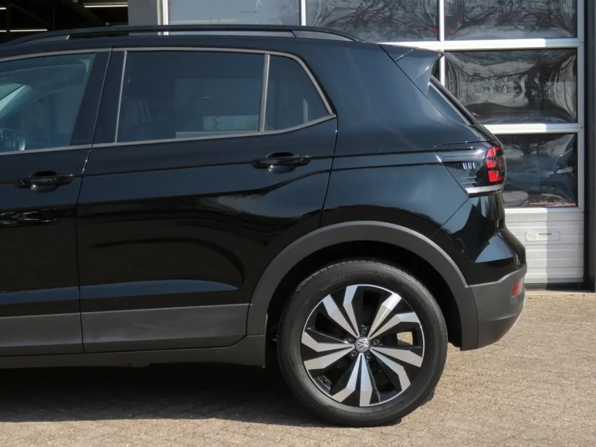 1.0 TSI LIFE / 17 Inch / Navi / Adap.cruise / BOVAG garantie